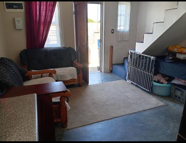 2 BEDROOM HOUSE FOR SALE IN WOODLANDS